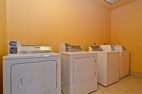 Hiway Inn Express Of ブロークン・ボウ エクステリア 写真